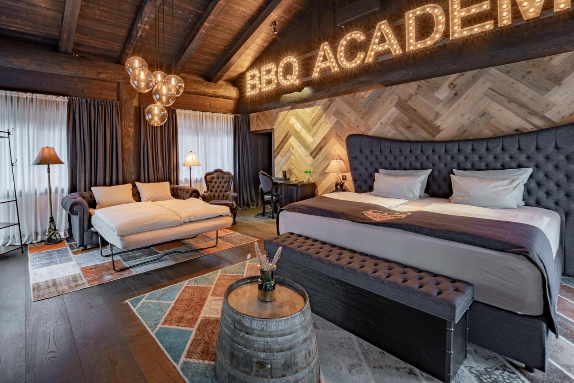 Timberjacks Hotel *